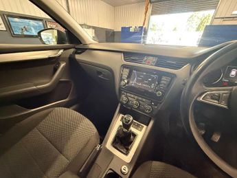 Skoda Octavia 1.6 TDI SE Business Euro 6 (s/s) 5dr