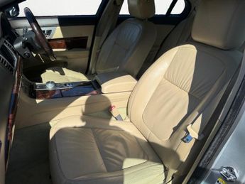 Jaguar XF 3.0d V6 Luxury Auto Euro 5 4dr