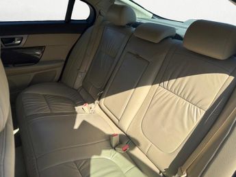 Jaguar XF 3.0d V6 Luxury Auto Euro 5 4dr