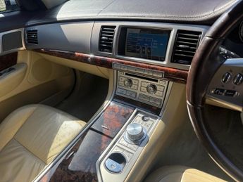 Jaguar XF 3.0d V6 Luxury Auto Euro 5 4dr