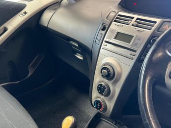 Toyota Yaris 1.3 VVT-i Zinc 5dr