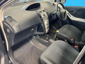 Toyota Yaris 1.3 VVT-i Zinc 5dr