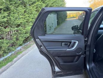 Land Rover Discovery Sport 2.0 TD4 HSE Black Auto 4WD Euro 6 (s/s) 5dr