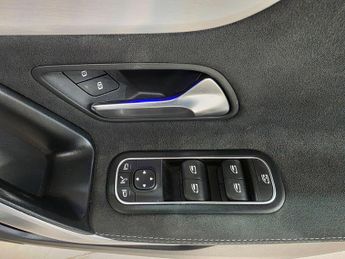 Mercedes-Benz A Class 1.3 A250e 15.6kWh AMG Line Edition (Premium) 8G-DCT Euro 6 (s/s)