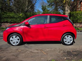Toyota AYGO 1.0 VVT-i x-play Euro 6 5dr