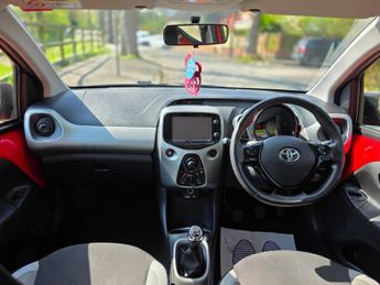 Toyota AYGO 1.0 VVT-i x-play Euro 6 5dr