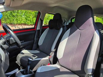 Toyota AYGO 1.0 VVT-i x-play Euro 6 5dr