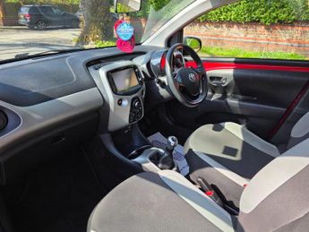 Toyota AYGO 1.0 VVT-i x-play Euro 6 5dr