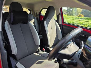 Toyota AYGO 1.0 VVT-i x-play Euro 6 5dr