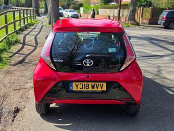 Toyota AYGO 1.0 VVT-i x-play Euro 6 5dr
