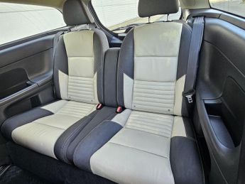 Volvo C30 2.0 R-Design Sports Coupe Euro 5 3dr