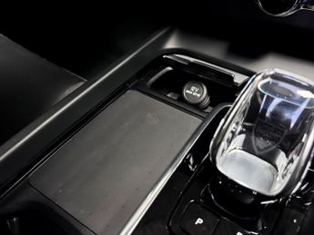 Volvo XC60 Plus B5 AWD (250 hp) Auto