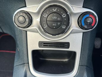 Ford Fiesta 1.25 Zetec 5dr