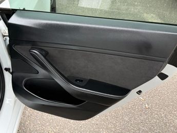 Tesla Model 3 (Dual Motor) Long Range Auto 4WDE 4dr