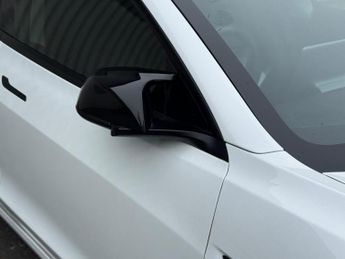 Tesla Model 3 (Dual Motor) Long Range Auto 4WDE 4dr