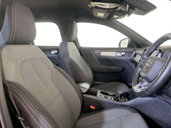 Volvo XC40 2.0 B3 MHEV Core DCT Auto Euro 6 (s/s) 5dr