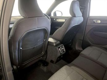 Volvo XC40 2.0 B3 MHEV Core DCT Auto Euro 6 (s/s) 5dr