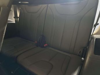 Hyundai Santa Fe 2.2 CRDi Premium SE SUV 5dr Diesel Auto 4WD Euro 6 (s/s) 7 Seat 