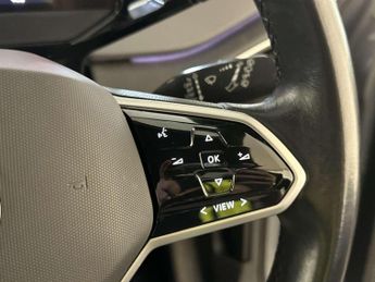 Volkswagen ID.3 Pure Performance 45kWh Life Hatchback 5dr Electric Auto (150 ps)