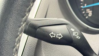 Ford Focus 1.6 Zetec Navigator Euro 5 5dr