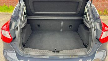 Ford Focus 1.6 Zetec Navigator Euro 5 5dr