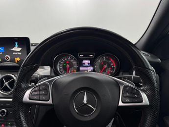 Mercedes-Benz GLA 2.1 GLA220d AMG Line (Premium Plus) 7G-DCT 4MATIC Euro 6 (s/s) 5