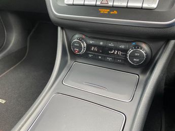 Mercedes-Benz CLA 2.1 CLA220d AMG Line Night Edition Coupe 7G-DCT Euro 6 (s/s) 4dr