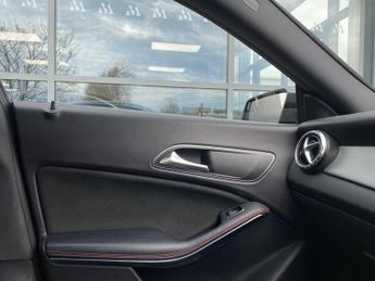 Mercedes-Benz CLA 2.1 CLA220d AMG Line Night Edition Coupe 7G-DCT Euro 6 (s/s) 4dr