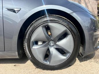 Tesla Model 3 (Dual Motor) Performance Auto 4WDE 4dr (Performance Upgrade)