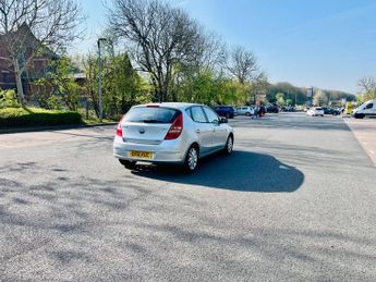 Hyundai i30 1.6 CRDi Comfort Auto Euro 4 5dr