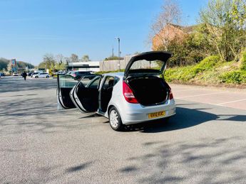 Hyundai i30 1.6 CRDi Comfort Auto Euro 4 5dr