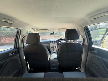 Ford Focus 1.6 Zetec 5dr