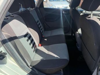 Ford Focus 1.6 Zetec 5dr