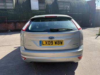 Ford Focus 1.6 Zetec 5dr