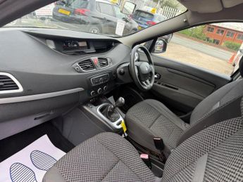 Renault Scenic 1.5 dCi Expression Euro 5 5dr