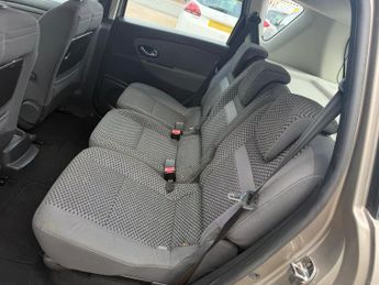 Renault Scenic 1.5 dCi Expression Euro 5 5dr