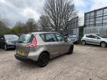 Renault Scenic 1.5 dCi Expression Euro 5 5dr