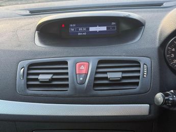 Renault Megane 1.6 16V Dynamique Euro 5 5dr