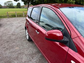Nissan Note 1.6 16V Tekna Auto Euro 5 5dr