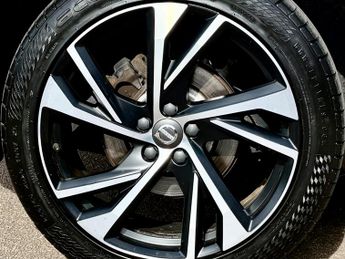 Volvo XC40 2.0 D4 R-Design Auto AWD Euro 6 (s/s) 5dr