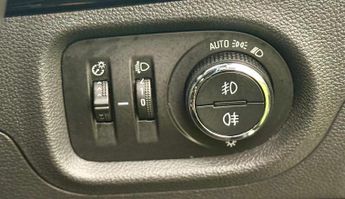 Vauxhall Astra 1.4i Turbo SRi Nav Auto Euro 6 (s/s) 5dr