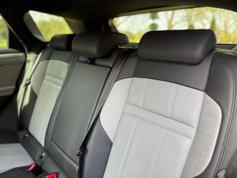 Land Rover Range Rover Evoque 2.0 D200 MHEV R-Dynamic HSE Auto 4WD Euro 6 (s/s) 5dr