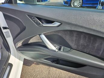 Audi TT 1.8 TFSI S line S Tronic Euro 6 (s/s) 3dr