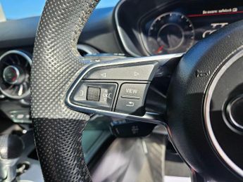 Audi TT 1.8 TFSI S line S Tronic Euro 6 (s/s) 3dr
