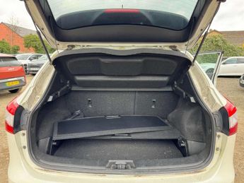 Nissan Qashqai 1.5 dCi Tekna 2WD Euro 5 (s/s) 5dr