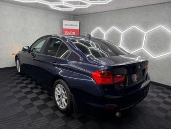BMW 3 Series 2.0 320d ED EfficientDynamics Business Auto Euro 5 (s/s) 4dr