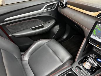 MG MG ZS 51.1kWh Trophy Auto 5dr