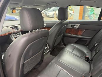 Jaguar XF 3.0d V6 Luxury Auto Euro 5 (s/s) 4dr
