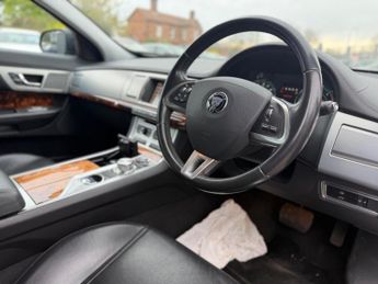 Jaguar XF 3.0d V6 Luxury Auto Euro 5 (s/s) 4dr