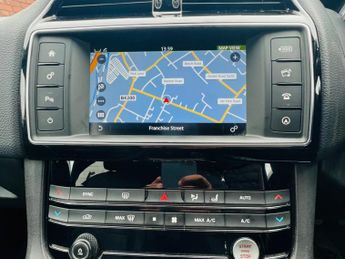 Jaguar F-PACE 2.0 D180 Prestige Auto AWD Euro 6 (s/s) 5dr